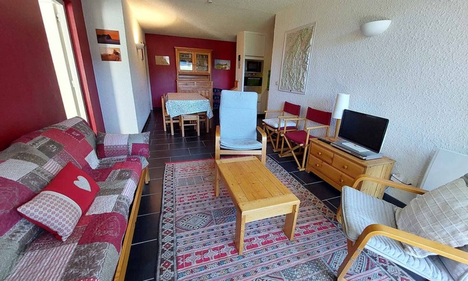 Autrans-Meaudre-en-Vercors Apartment | Spacious 3* Apt for 8 with Balcony, 500m from Village & Ski Trails in Autrans