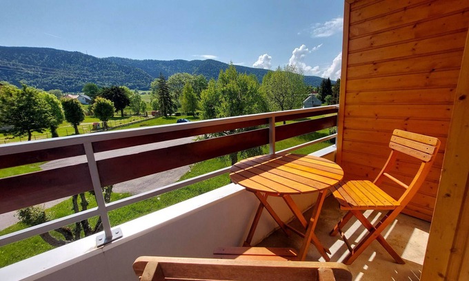 Autrans-Meaudre-en-Vercors Apartment | Charming 4-Person Apartment in Autrans with Balcony – Close to Village Center and Ski Trails