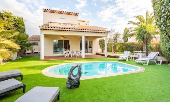 Saint-Cyr-sur-Mer House | L'Italienne by Interhome
