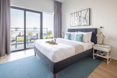 Jebel Ali Apartment | Frank Porter - Azizi Aura