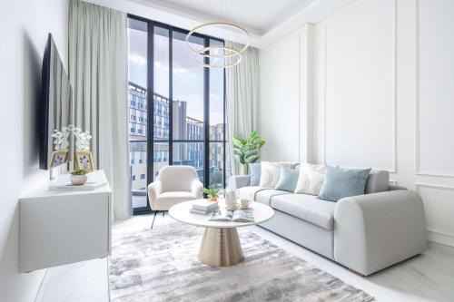 Al Barsha Apartment | Frank Porter - Samana Park Views