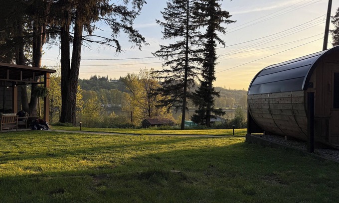 Hatzic House | fraser river retreat.