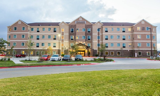 McNeil Condo | Free Breakfast + 24 Hour Business Center + Heated Pool | Close to University of Texas