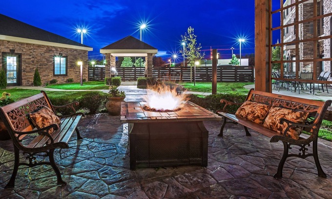Amarillo Condo | Free Daily Breakfast, Indoor Pool + Hot Tub Access
