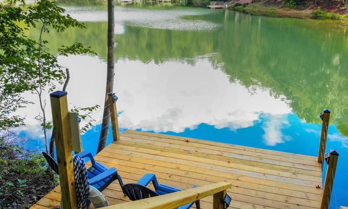 Gatlinburg - Pigeon Forge Cabin | Free Dollywood tickets & more. Cast your cares (and lines) away at Sunset Ridge