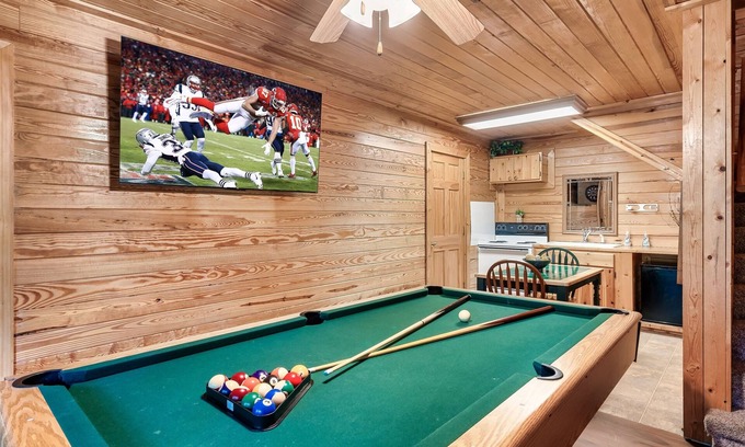 Gatlinburg - Pigeon Forge Cabin | Free Dollywood Tickets/DogFriendly/Secluded