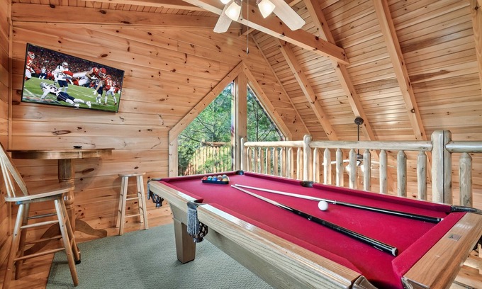 Gatlinburg - Pigeon Forge Cabin | Free Dollywood Tix/Dog Friendly/Pool Table