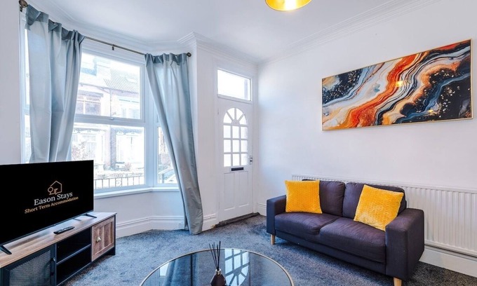 Sheffield House | Free Parking | Pool Table | Stylish