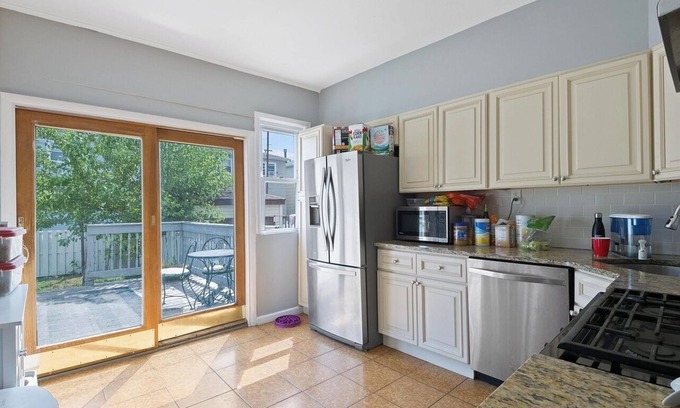 Constable Hook Apartment | Free parking, Safe Area -close to NYC and Newark Airport, 2-bedroom apartment.