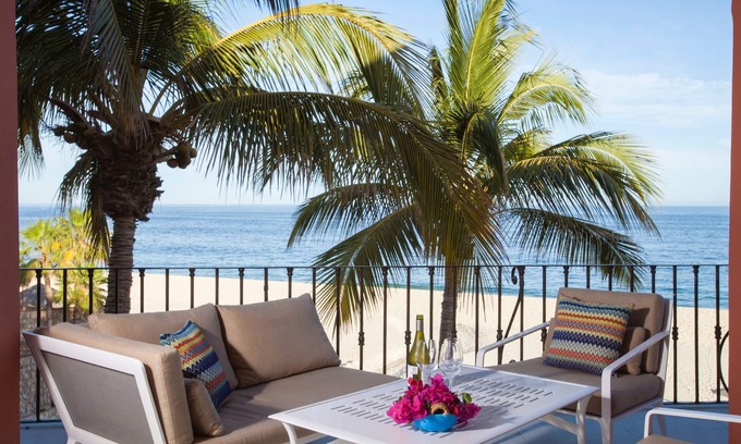 San Jose del Cabo Condo | Fresh 2-bedroom Oceanfront Condo at Intimate Casa Del Mar