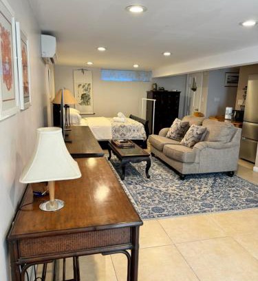 Hillcrest House | Fresh Meadow Cozy Studio