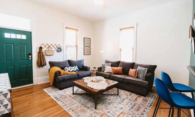 Central City Cottage | *FRESH REDESIGN* Clean Cozy Cottage In Central City