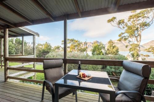 Coles Bay Ski Chalet | Freycinet Cottage 2 – Dolerite