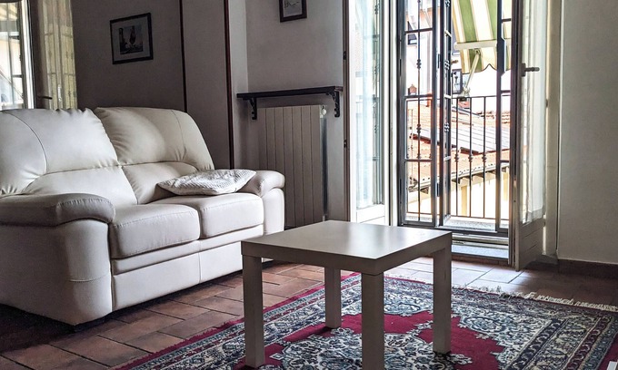 Downtown Apartment | Frida Apartment
