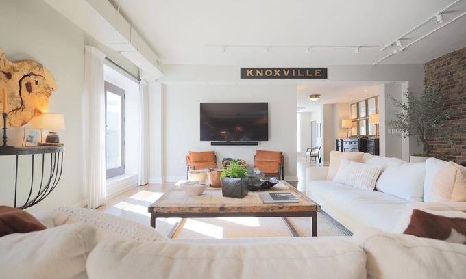 Downtown Knoxville Apartment | Friedman's Loft - The Ultimate Luxury Downtown Stay