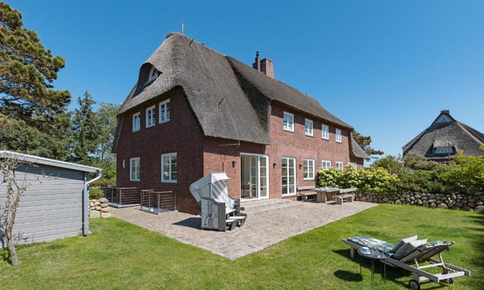 List House | FriesenPerle