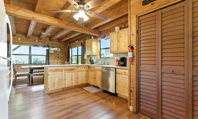 Leakey Cabin | Frio Rivers Edge In The Heart Of Hill Country 3 Bedroom Cabin