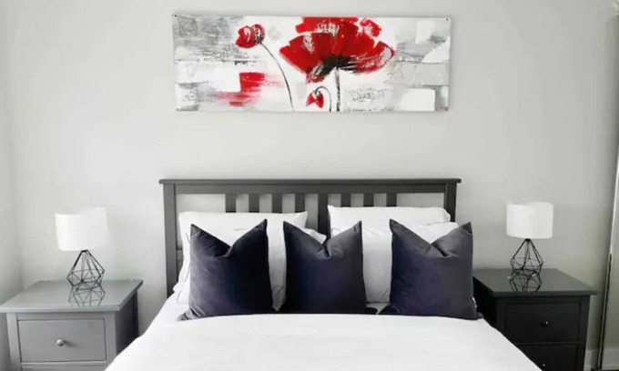 Innisfil Condo | Friyay Harbour Retreat Condo
