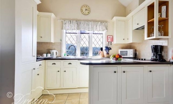 Dorchester Cottage | Frome Lodge House