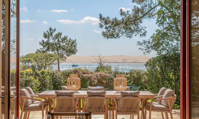 Cap-Ferret Villa | Front line sumptuous villa with private beach access at Cap-Ferret, 44 Hectares
