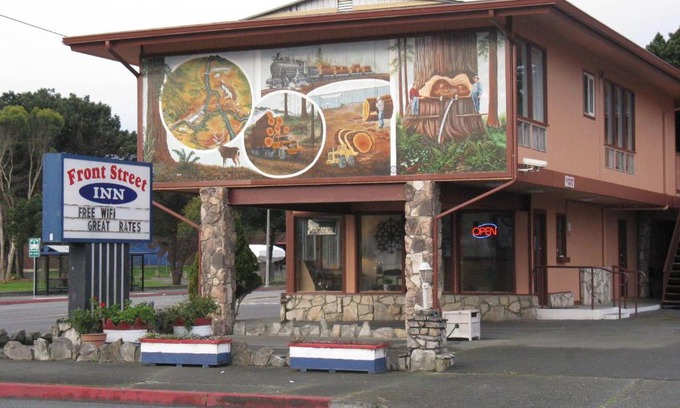 Crescent City Hotel | Front Street Inn