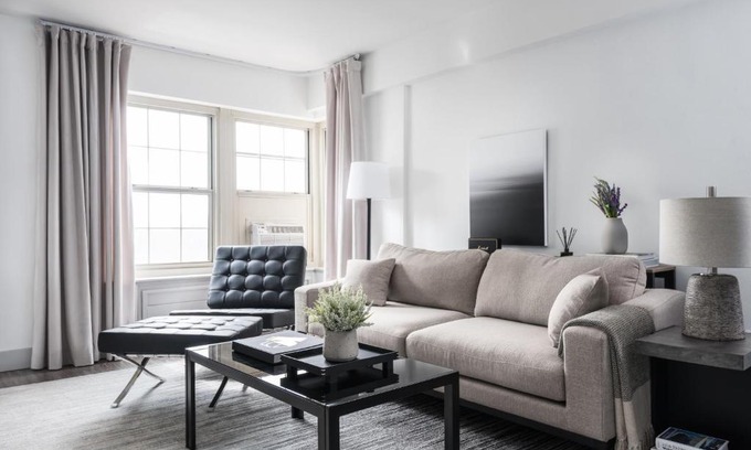 Central West End Apartment | FRONTDESK 1 BR City Apt near STL Art Museum