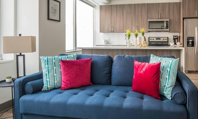 Financial District Apartment | Frontdesk | 1BR Apt Near Power & Light District
