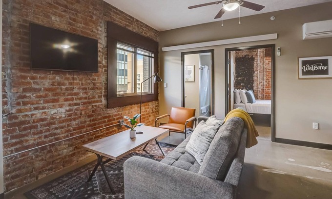 Downtown Lincoln Apartment | Frontdesk | 2 BR Apt by Sheldon Museum of Art
