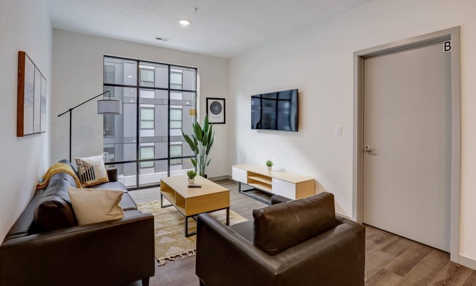 Downtown Lincoln Apartment | Frontdesk | 4 BR Apt by Nebraska History Museum