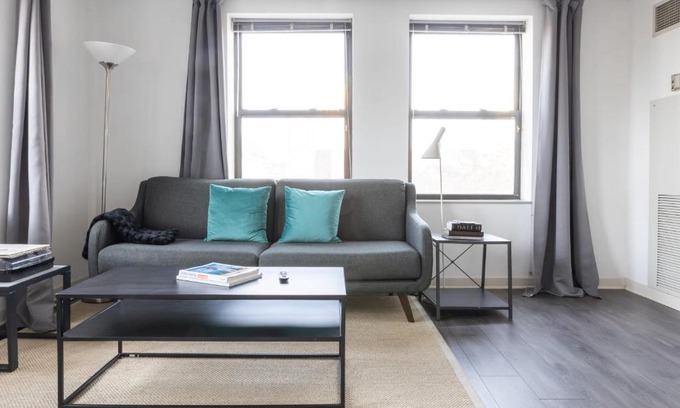 Hyde Park Apartment | FRONTDESK Comfy 2 BR Apt by Hyde Park Art Center