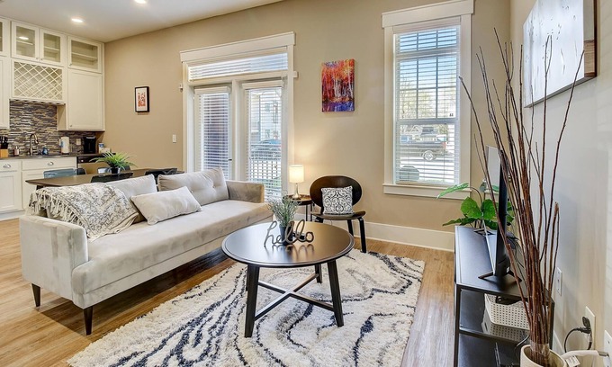 Commonwealth Apartment | FRONTDESK Village at Commonwealth Apts Plaza Midwood Charlotte