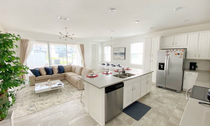 Four Corners House | FROZEN & HARRY POTTER Themed Rooms * Solara Resort - 5 bedrooms, Private Pool