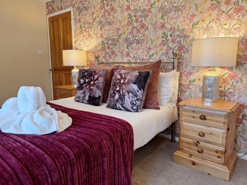 Scarborough House | Fryers Cottage 3 Bedroom Sleeps 6 Cottage