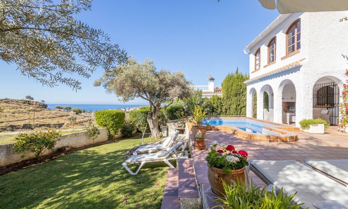 Nerja Villa | Fuente Del Baden Villa Flores