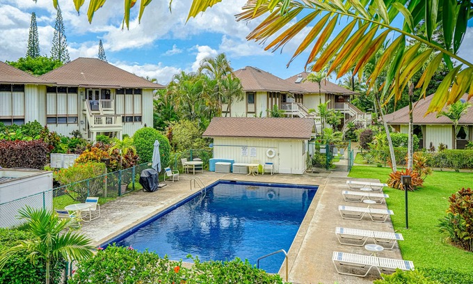 Princeville House | Full duplex w/fast WiFi, expansive mountain views, 2 balconies, pool & grills