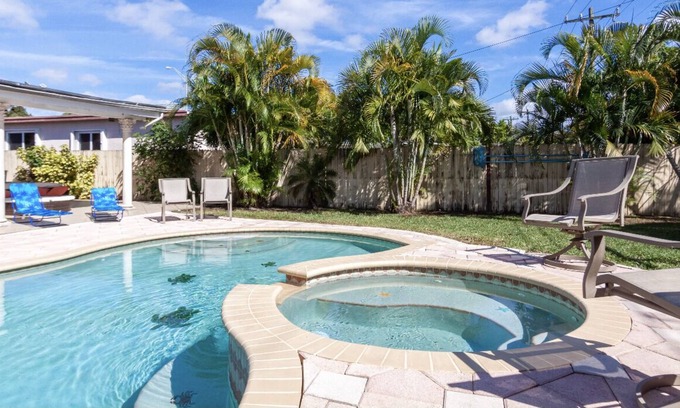 Hialeah House | Full house with pool and jacuzzi