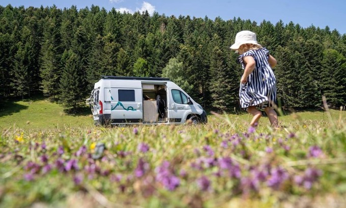 Tuchomerice Boat Rental | Full size adventure packed into compact van