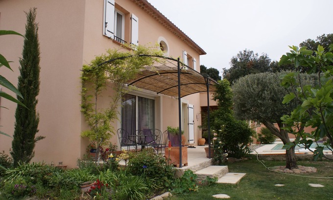 Serignan-du-Comtat House | Fully air-conditioned Provencal house for family vacations!