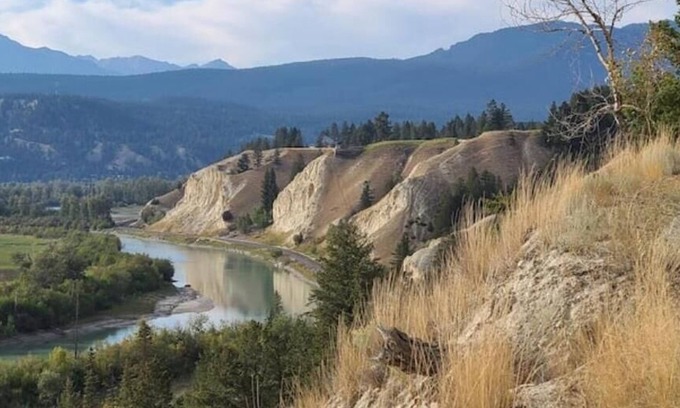 East Kootenay Condo | Fully Equipped 2BR Condo w/Mountain Views & Pool