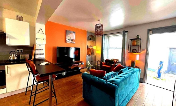 Teignmouth Cottage | Fully Equipped & Charming - Devon 2BR Cottage