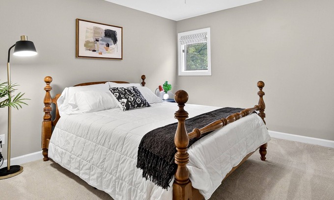 Peachtree City House | Fully equipped gourmet kitchen, vaulted ceilings, fire places, fire pit & grills