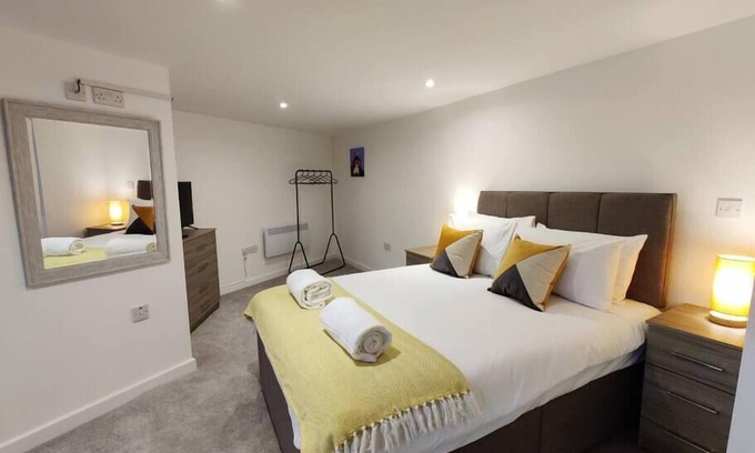 Landore Apartment | Fully Equipped Kitchen, Double room, Parking
