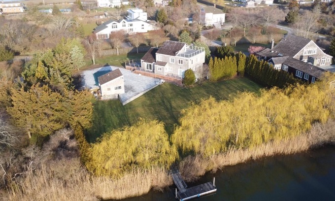 Quogue House | Fully-equipped waterfront 4-bedroom home in beautiful Quogue Village