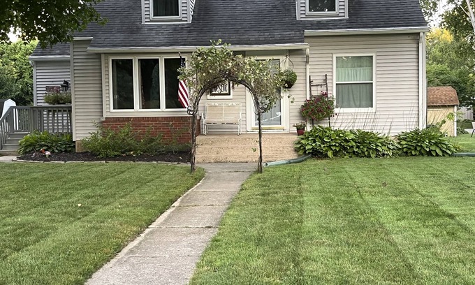 Sturgeon Bay House | Fully furnished, charming 4 bedroom/2 full bath home, 1/2 a block from the water