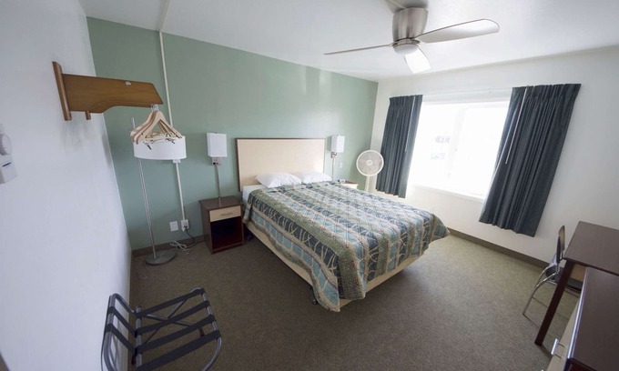 Fairbanks House | Fully Furnished Rewak Studios With Gigabit Backed Wifi