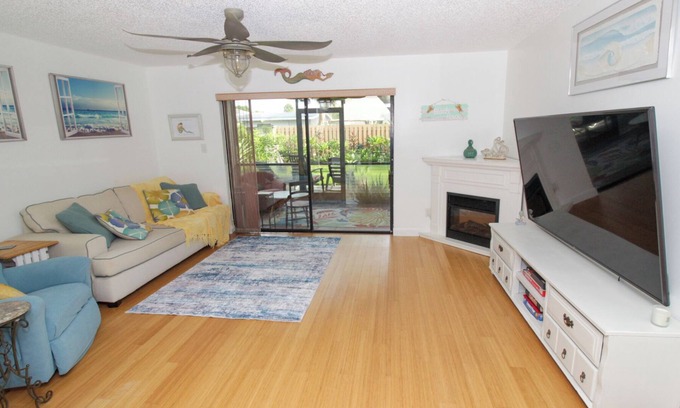 Port Canaveral House | Fully furnished townhome with beach equipment, 1 block from the beach access!