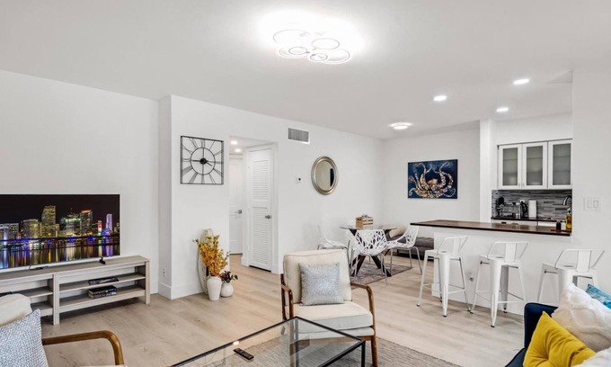 Croissant Park Condo | Fully furnished 2/1 in Fort Lauderdale Miami