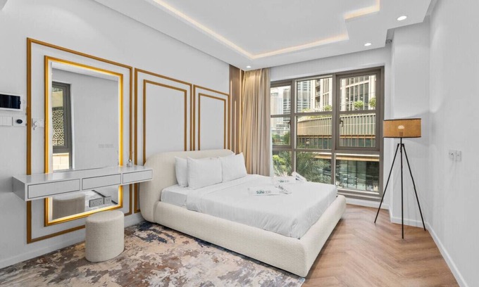 Downtown Dubai Apartment | Fully refurbished 2bedroom Steps from Burj Khalifa