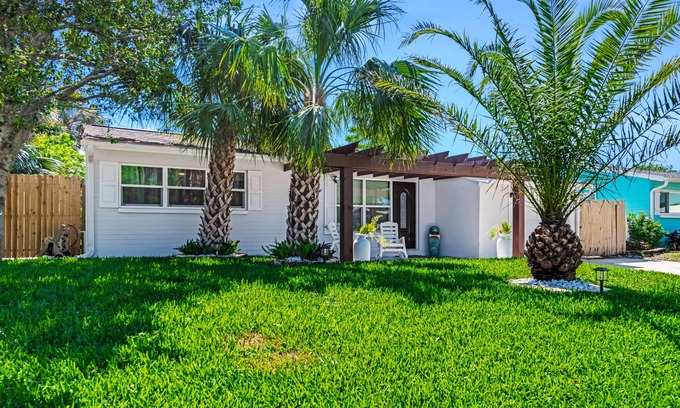 Ormond-by-the-Sea House | Fully Renovated Home Walking Distance From Beach