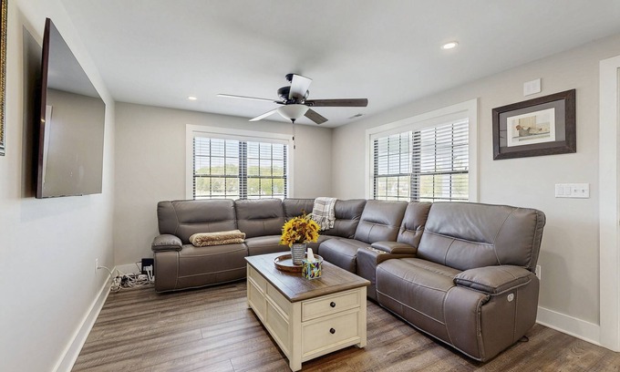 Dagsboro House | Fully renovated ranch home with large patio and firepit